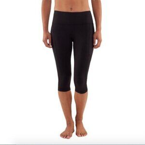𝅺LULULEMON Discover Crop Size Size 4